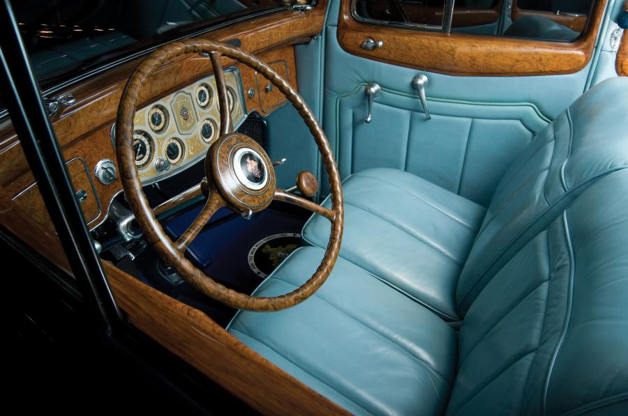  Packard Twelve 5-Passenger Victoria Coupe 1934 года  (фото 6 из 8)